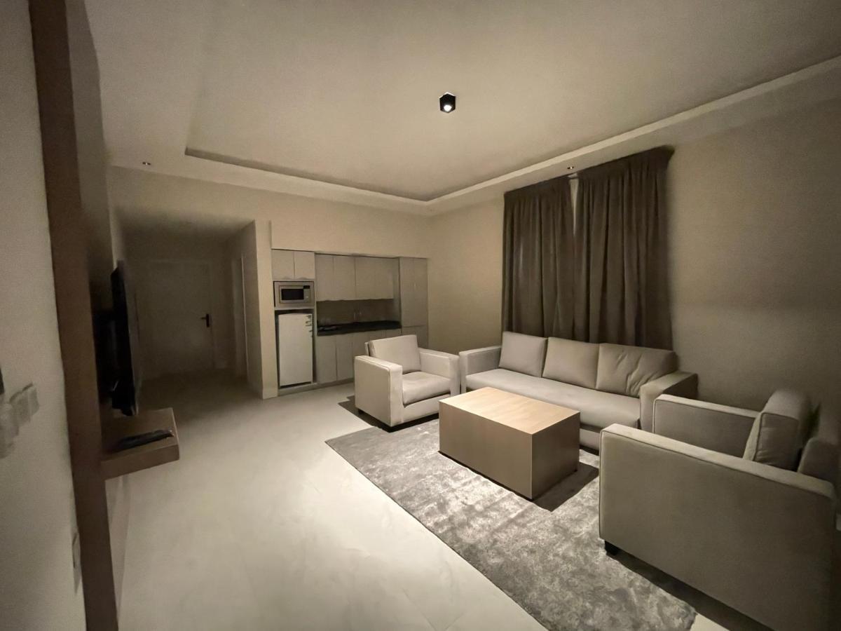 زوار * Riyadh